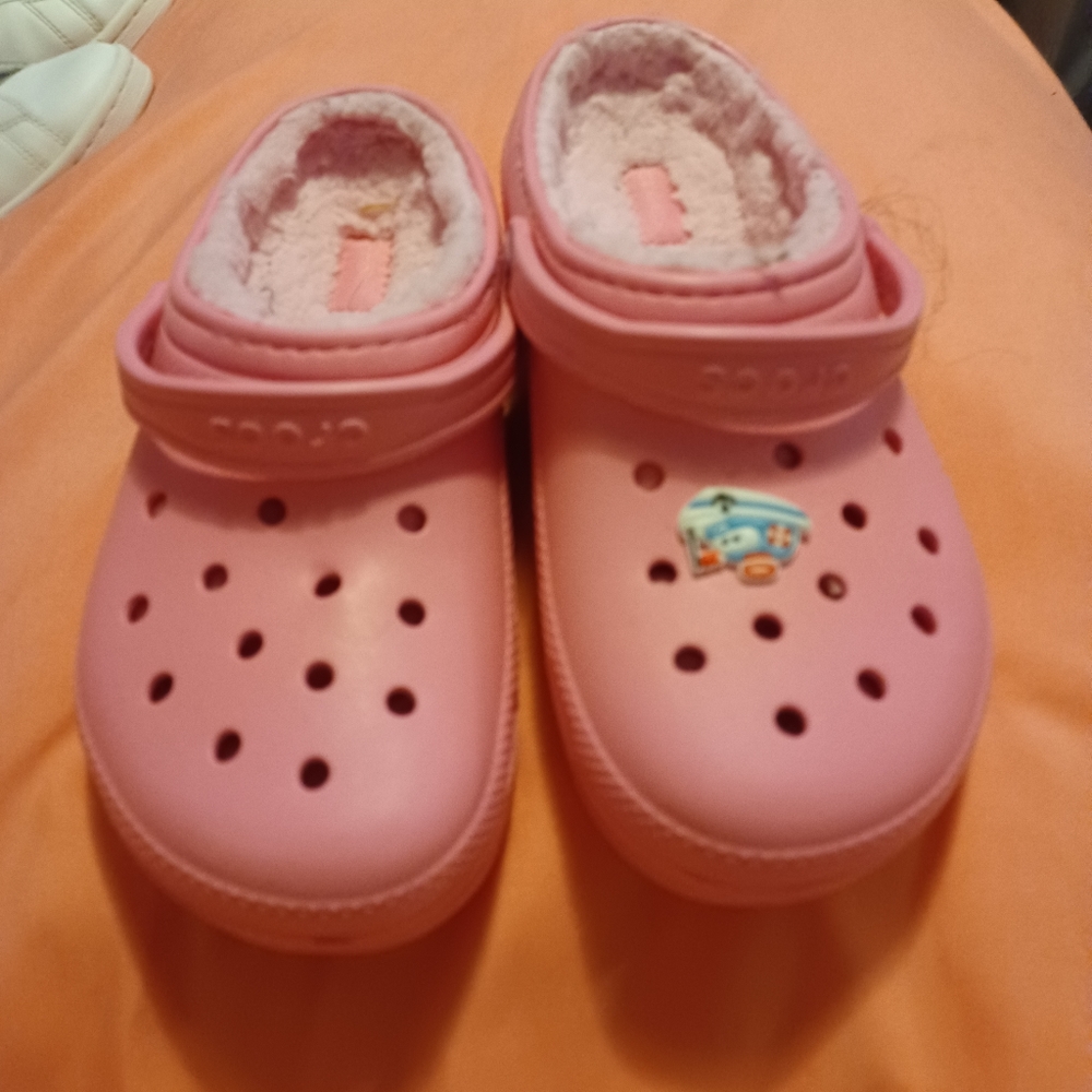 Girls Crocs - Picture 2 of 7